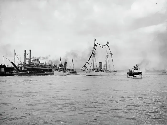 Framed Print : Mardi Gras, New Orleans, approach of fleet with Rex, c1900. Creator: Unknown Framed Print : Mardi Gras, New Orleans, approach of fleet with Rex, c1900. Creator: Unknown