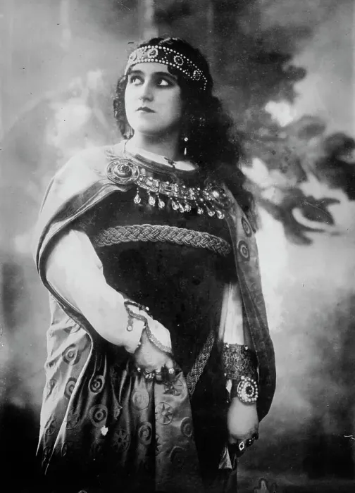 Framed Print : Margaret Ober as Ortrud, 1913. Creator: Bain News Service Framed Print : Margaret Ober as Ortrud, 1913. Creator: Bain News Service