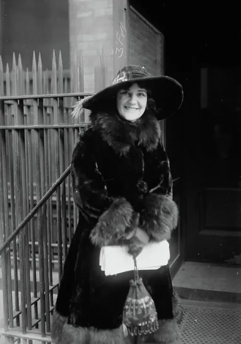 Framed Print : Margaret Romaine, between c1915 and c1920. Creator: Bain News Service Framed Print : Margaret Romaine, between c1915 and c1920. Creator: Bain News Service