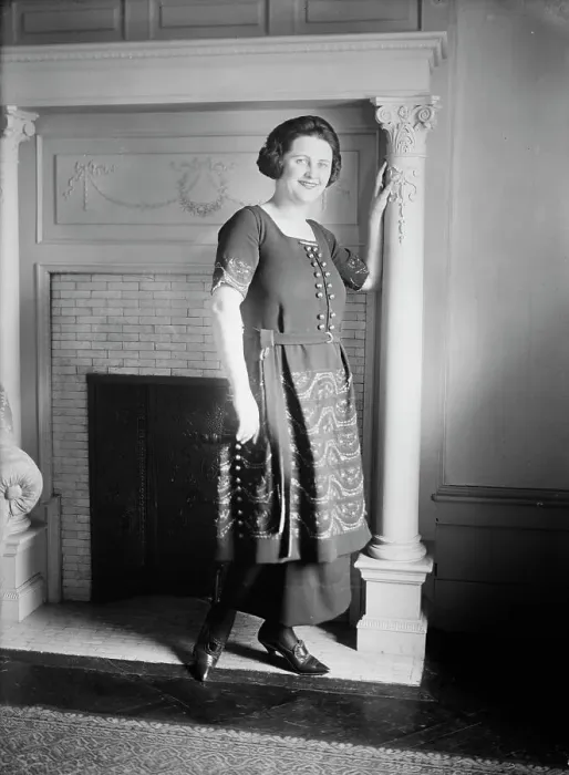 Framed Print : Margaret Young, between c1915 and c1920. Creator: Bain News Service Framed Print : Margaret Young, between c1915 and c1920. Creator: Bain News Service