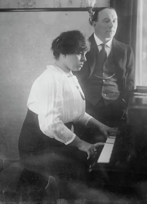 Framed Print : Maria Gay & Zenatello, between c1910 and c1915. Creator: Bain News Service Framed Print : Maria Gay & Zenatello, between c1910 and c1915. Creator: Bain News Service