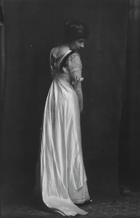 Framed Print : Marian Robinson, (Mrs. Bryant), portrait photograph, 1919 Nov. Creator: Arnold Genthe Framed Print : Marian Robinson, (Mrs. Bryant), portrait photograph, 1919 Nov. Creator: Arnold Genthe