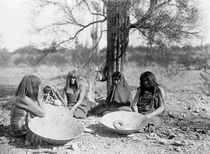 Framed Print : Maricopa group, Arizona. Four women and a child seated on ground with three large basket trays, c1907 Creator: Edward Sheriff Curtis Framed Print : Maricopa group, Arizona. Four women and a child seated on ground with three large basket trays, c1907 Creator: Edward Sheriff Curtis