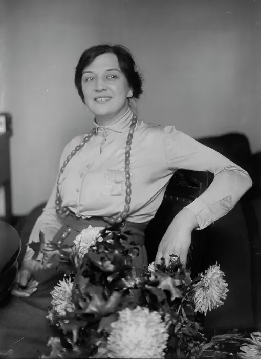 Framed Print : Marie Cavan, between c1915 and c1920. Creator: Bain News Service Framed Print : Marie Cavan, between c1915 and c1920. Creator: Bain News Service