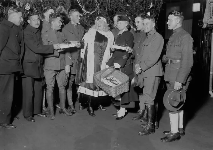 Framed Print : Marie Dressler as S. [Santa] Claus, between c1915 and c1920. Creator: Bain News Service