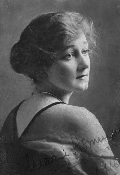 Marie Hemingway (1883-1939), English actress, 1916. Artist: Elliott & Fry