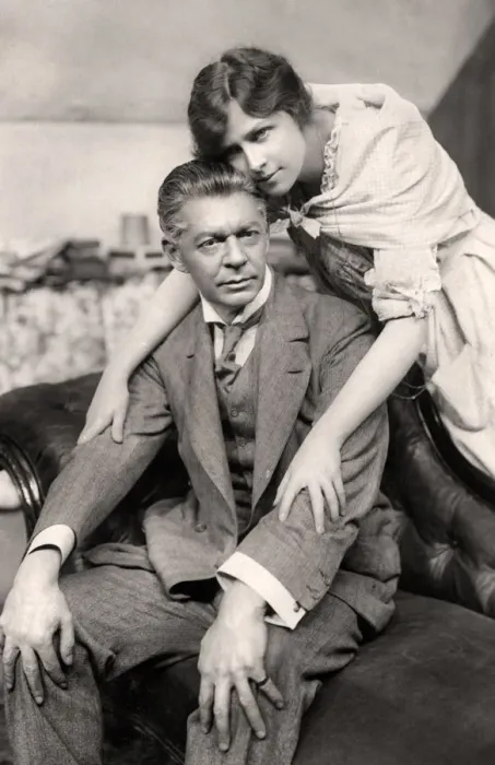 Framed Print : Marie Lohr (1890-1975) and E Holman Clark (1864-1925), early 20th century. Artist: Foulsham and Banfield Framed Print : Marie Lohr (1890-1975) and E Holman Clark (1864-1925), early 20th century. Artist: Foulsham and Banfield