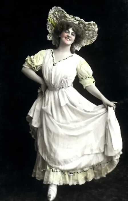Framed Print : Marie Studholme (1875-1930), English actress, early 20th century. Artist: Foulsham and Banfield Framed Print : Marie Studholme (1875-1930), English actress, early 20th century. Artist: Foulsham and Banfield