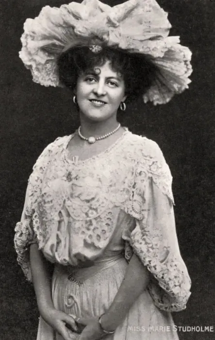 Framed Print : Marie Studholme (1875-1930), English actress, 20th century Framed Print : Marie Studholme (1875-1930), English actress, 20th century