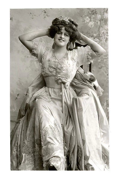 Marie Studholme (1875-1930), English actress, 1900s. Artist: Foulsham and Banfield