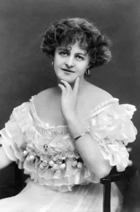 Framed Print : Marie Studholme (1875-1930), English actress, 1900s. Artist: Johnston & Hoffmann Framed Print : Marie Studholme (1875-1930), English actress, 1900s. Artist: Johnston & Hoffmann