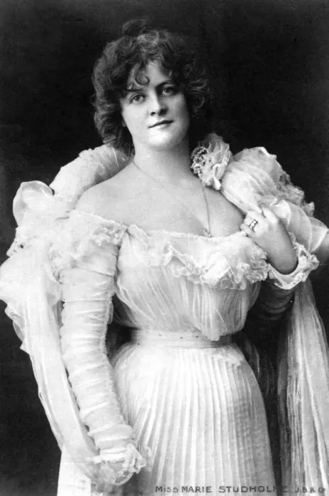 Framed Print : Marie Studholme (1875-1930), English actress, 1900s. Artist: W&D Downey Framed Print : Marie Studholme (1875-1930), English actress, 1900s. Artist: W&D Downey