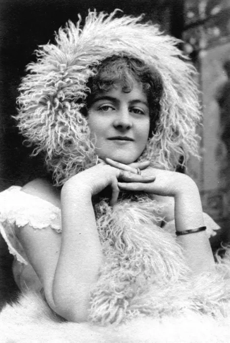 Framed Print : Marie Studholme (1875-1930), English actress, 1900s Framed Print : Marie Studholme (1875-1930), English actress, 1900s