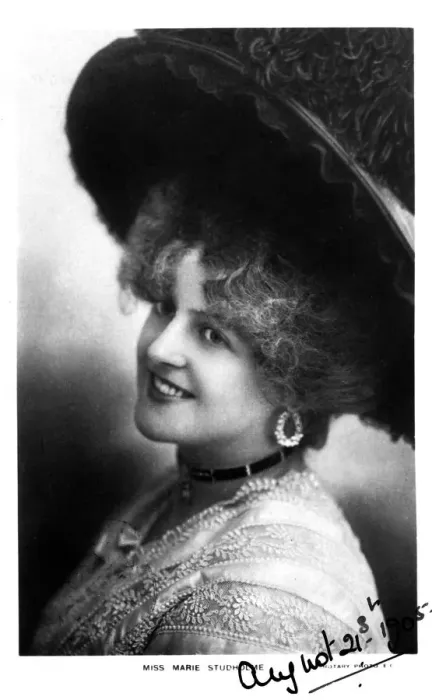 Framed Print : Marie Studholme (1875-1930), English actress, 1905 Framed Print : Marie Studholme (1875-1930), English actress, 1905