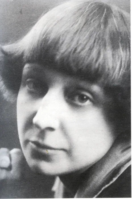 Framed Print : Marina Tsvetaeva, 1925 Framed Print : Marina Tsvetaeva, 1925