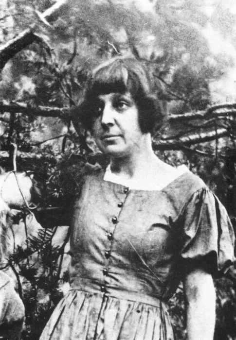 Framed Print : Marina Tsvetaeva. Czech Republic, 1923 Framed Print : Marina Tsvetaeva. Czech Republic, 1923