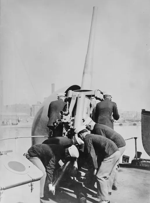 Framed Print : Marines anti-aircraft gun, 2 Apr 1918. Creator: Bain News Service Framed Print : Marines anti-aircraft gun, 2 Apr 1918. Creator: Bain News Service
