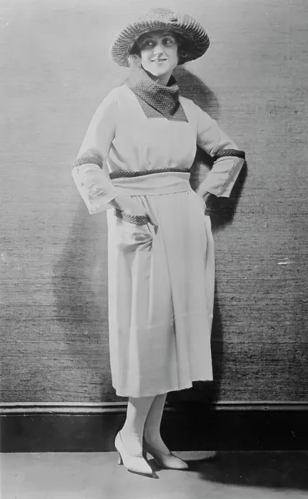 Framed Print : Marion Coakley, between c1915 and c1920. Creator: Bain News Service Framed Print : Marion Coakley, between c1915 and c1920. Creator: Bain News Service