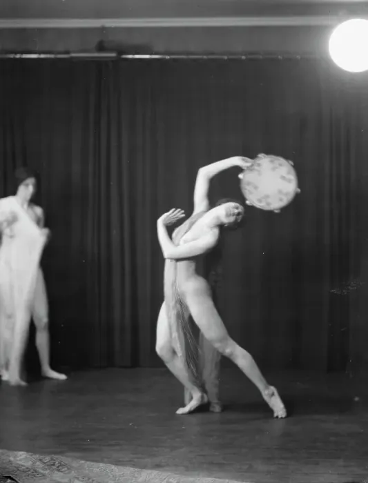 Framed Print : Marion Morgan dancers, between 1914 and 1927. Creator: Arnold Genthe Framed Print : Marion Morgan dancers, between 1914 and 1927. Creator: Arnold Genthe