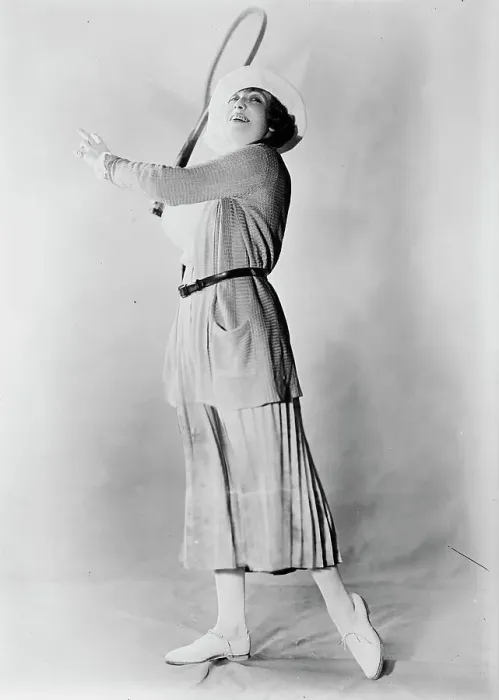 Framed Print : Marjorie Gateson [tennis], between c1915 and c1920. Creator: Bain News Service