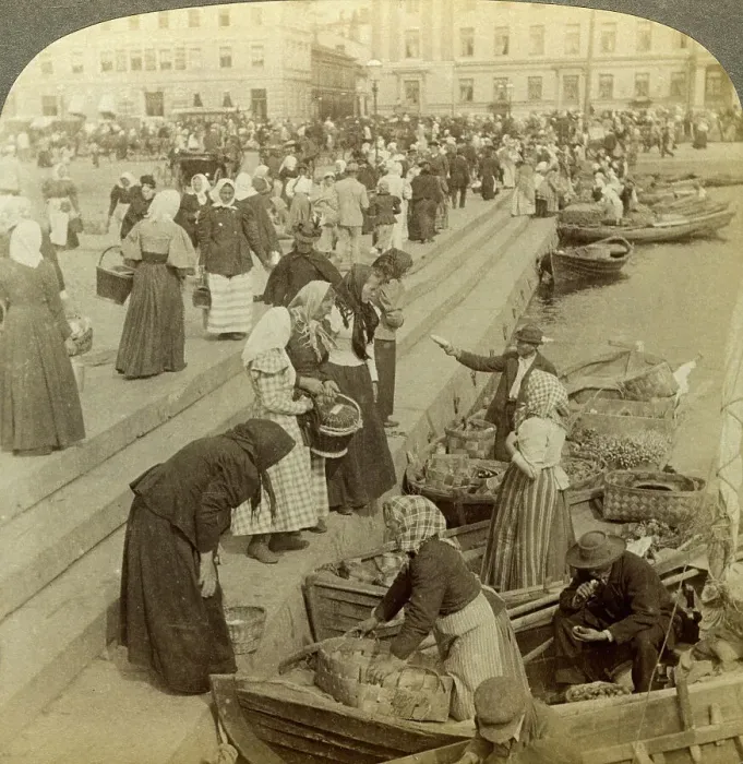 Framed Print : Market boats, Helsinki, Finland. Artist: Underwood & Underwood Framed Print : Market boats, Helsinki, Finland. Artist: Underwood & Underwood