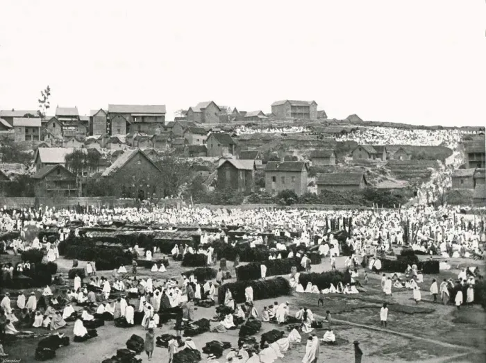 Framed Print : The Market Place, Antananarivo, Madagascar, 1895. Creator: Colonel Stewart Framed Print : The Market Place, Antananarivo, Madagascar, 1895. Creator: Colonel Stewart