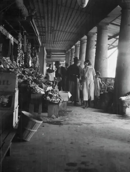 Framed Print : Market scene, New Orleans, between 1920 and 1926. Creator: Arnold Genthe Framed Print : Market scene, New Orleans, between 1920 and 1926. Creator: Arnold Genthe