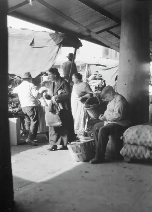 Framed Print : Market scene, New Orleans, between 1920 and 1926. Creator: Arnold Genthe Framed Print : Market scene, New Orleans, between 1920 and 1926. Creator: Arnold Genthe