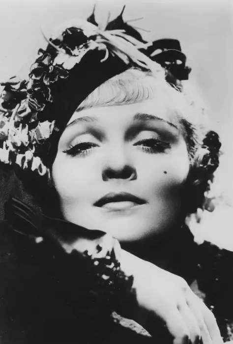 Framed Print : Marlene Dietrich (1901-1992), German-born American actress, singer and entertainer, 20th century Framed Print : Marlene Dietrich (1901-1992), German-born American actress, singer and entertainer, 20th century