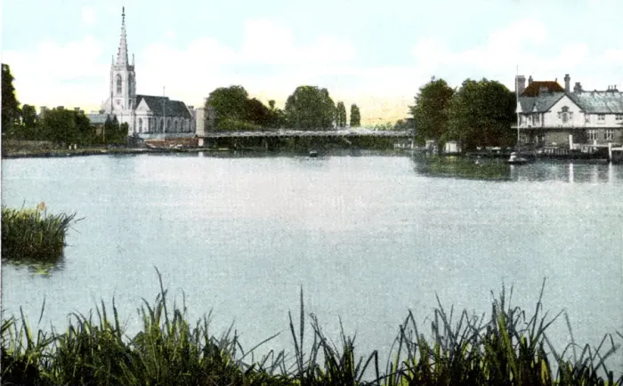 Framed Print : Marlow Bridge and Church, Buckinghamshire, 20th Century Framed Print : Marlow Bridge and Church, Buckinghamshire, 20th Century