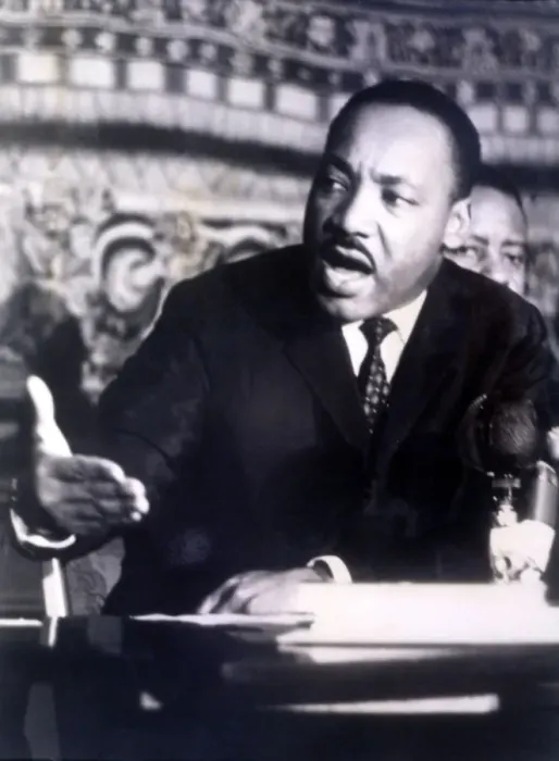 Framed Print : Martin Luther King (1929-1968), Protestant clergyman, leader of the nonviolent fight Framed Print : Martin Luther King (1929-1968), Protestant clergyman, leader of the nonviolent fight