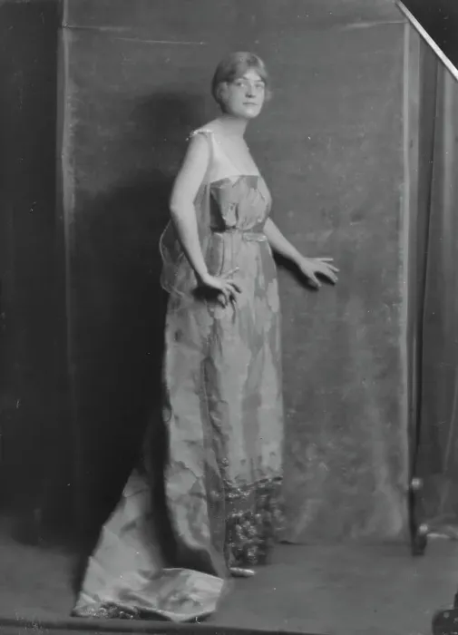Framed Print : Martin, Miss, portrait photograph, 1916. Creator: Arnold Genthe