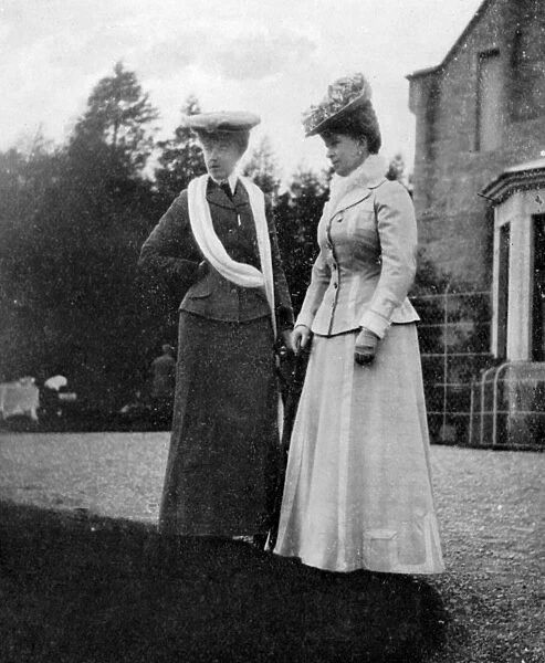 Mary of Teck (1867-1953), Princess of Wales, with the Duchesse d Aosta, 1908. Artist: Queen Alexandra