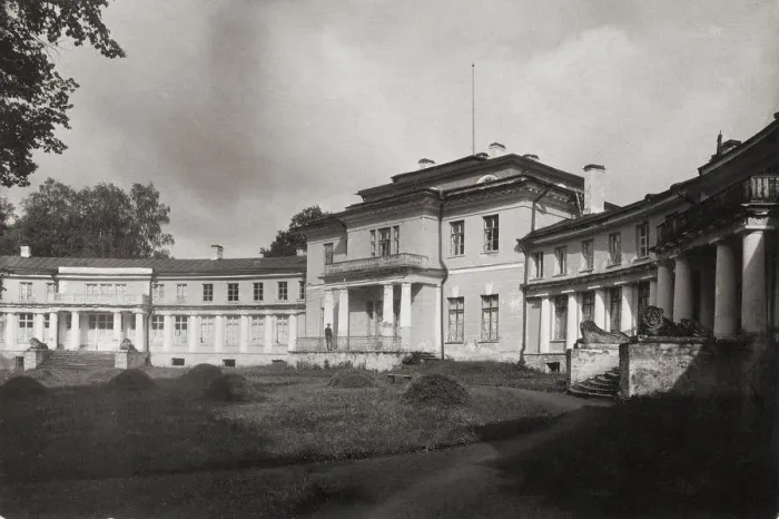Framed Print : The Maryino Manor house, Early 1920s. Artist: Anonymous Framed Print : The Maryino Manor house, Early 1920s. Artist: Anonymous