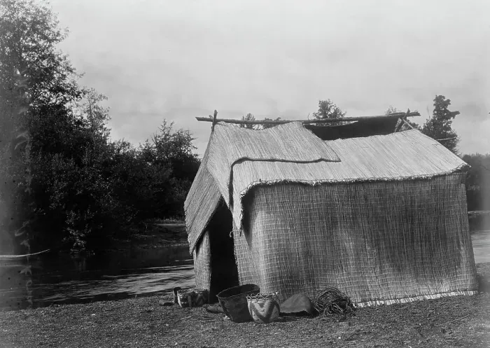 Framed Print : A mat house, Skokomish, c1913. Creator: Edward Sheriff Curtis Framed Print : A mat house, Skokomish, c1913. Creator: Edward Sheriff Curtis