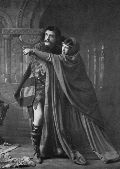 Framed Print : Matheson Lang (1879-1948) and Hutin Britton in Macbeth, 1911-1912 Framed Print : Matheson Lang (1879-1948) and Hutin Britton in Macbeth, 1911-1912