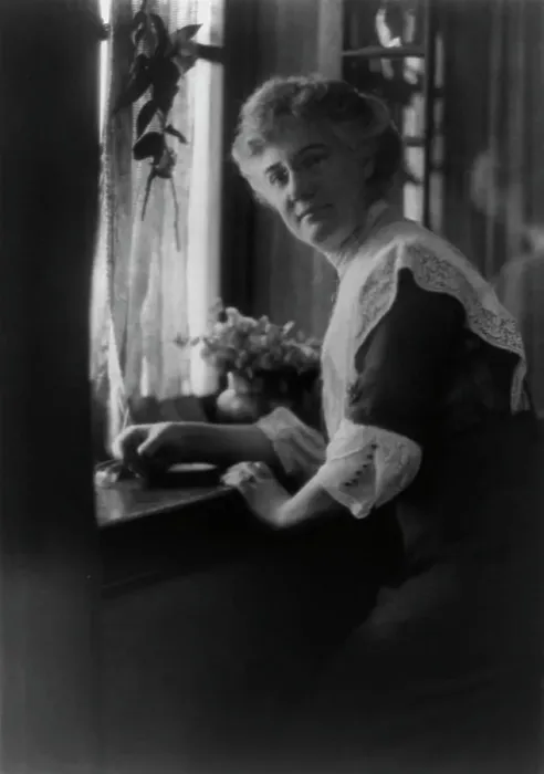 Framed Print : Mattie Edwards Hewitt, between c1890 and c1910. Creator: Frances Benjamin Johnston Framed Print : Mattie Edwards Hewitt, between c1890 and c1910. Creator: Frances Benjamin Johnston