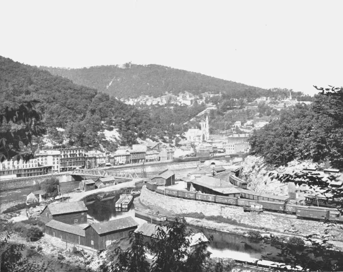 Framed Print : Mauch Chunk, Pennsylvania, showing Mount Pisgah, USA, c1900. Creator: Unknown Framed Print : Mauch Chunk, Pennsylvania, showing Mount Pisgah, USA, c1900. Creator: Unknown