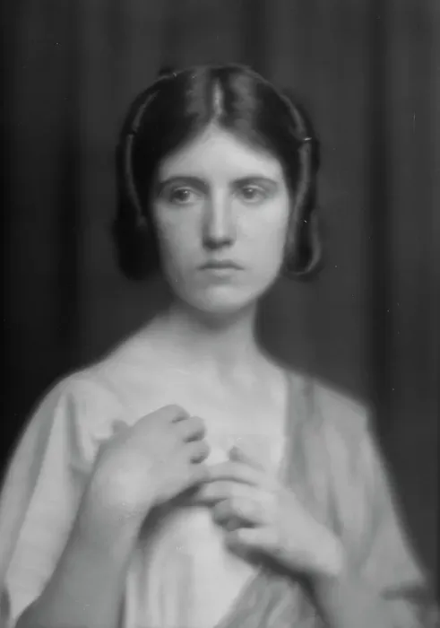 Framed Print : Maude, Bonnie, Miss, portrait photograph, between 1912 and 1918. Creator: Arnold Genthe Framed Print : Maude, Bonnie, Miss, portrait photograph, between 1912 and 1918. Creator: Arnold Genthe