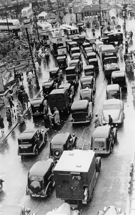 Framed Print : May Bank Holiday traffic, Bournemouth, 1939 Framed Print : May Bank Holiday traffic, Bournemouth, 1939