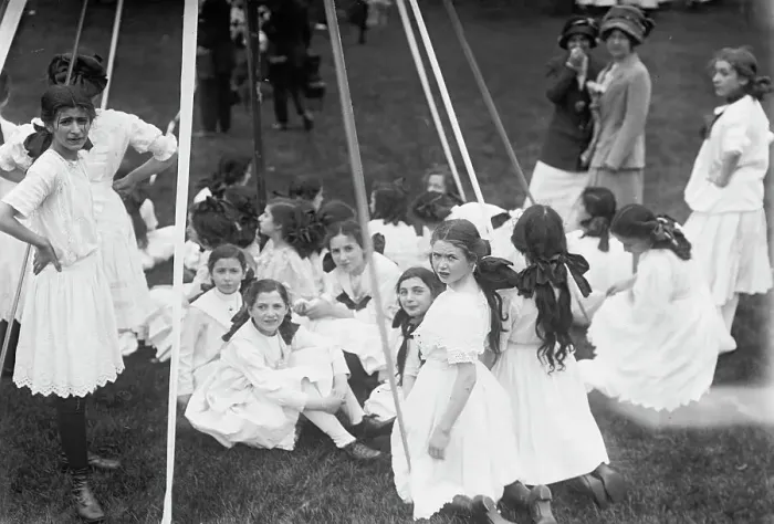 Framed Print : May Pole - Central Park, between c1910 and c1915. Creator: Bain News Service Framed Print : May Pole - Central Park, between c1910 and c1915. Creator: Bain News Service