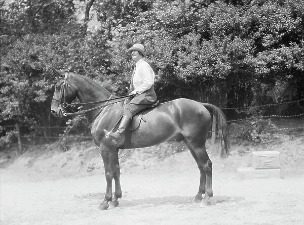 McCulloch, Mrs. on horseback, 1929 June 13. Creator: Arnold Genthe