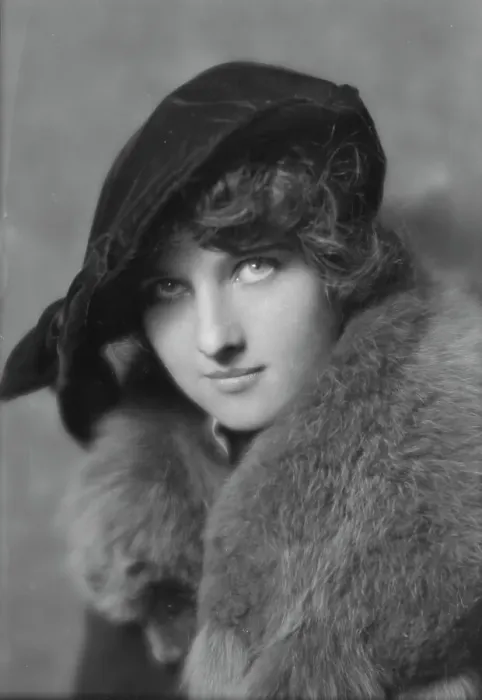 Framed Print : McMahon, Helen, Miss, or Dorothy McMahon, portrait photograph, between 1913 and 1915. Creator: Arnold Genthe