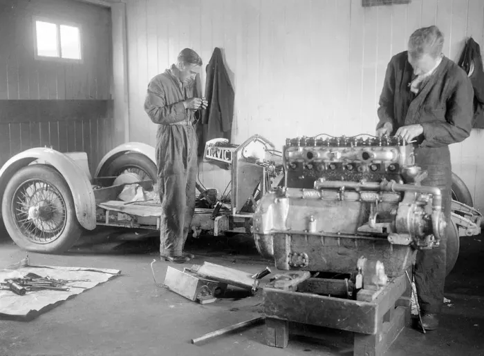 Framed Print : Mechanics working on Raymond Mays 4500 cc Invicta car. Artist: Bill Brunell Framed Print : Mechanics working on Raymond Mays 4500 cc Invicta car. Artist: Bill Brunell