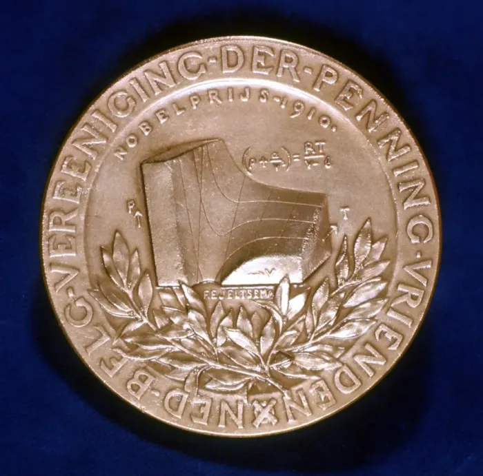 Framed Print : Medal commemorating Dutch physicist Johannes Diderik van der Waals Framed Print : Medal commemorating Dutch physicist Johannes Diderik van der Waals