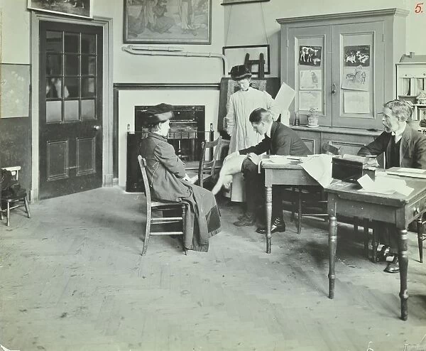 Medical examination, Holland Street School, London, 1911