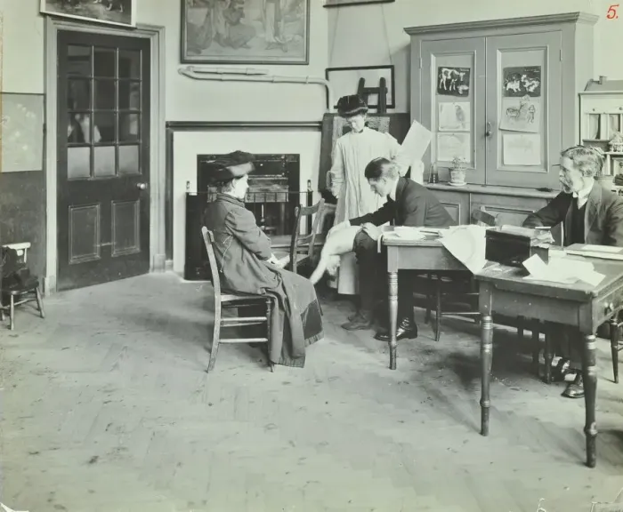 Framed Print : Medical examination, Holland Street School, London, 1911 Framed Print : Medical examination, Holland Street School, London, 1911
