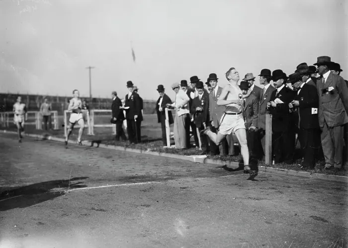 Framed Print : Mel Sheppard [sports], between c1910 and c1915. Creator: Bain News Service