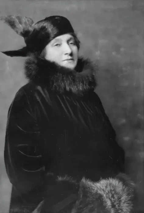 Framed Print : Melba, Madame, portrait photograph, 1915 Jan. 3. Creator: Arnold Genthe Framed Print : Melba, Madame, portrait photograph, 1915 Jan. 3. Creator: Arnold Genthe