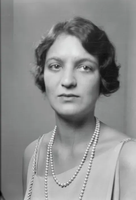 Framed Print : Mellon, Alsa, Miss, portrait photograph, 1924 Nov. 26. Creator: Arnold Genthe Framed Print : Mellon, Alsa, Miss, portrait photograph, 1924 Nov. 26. Creator: Arnold Genthe